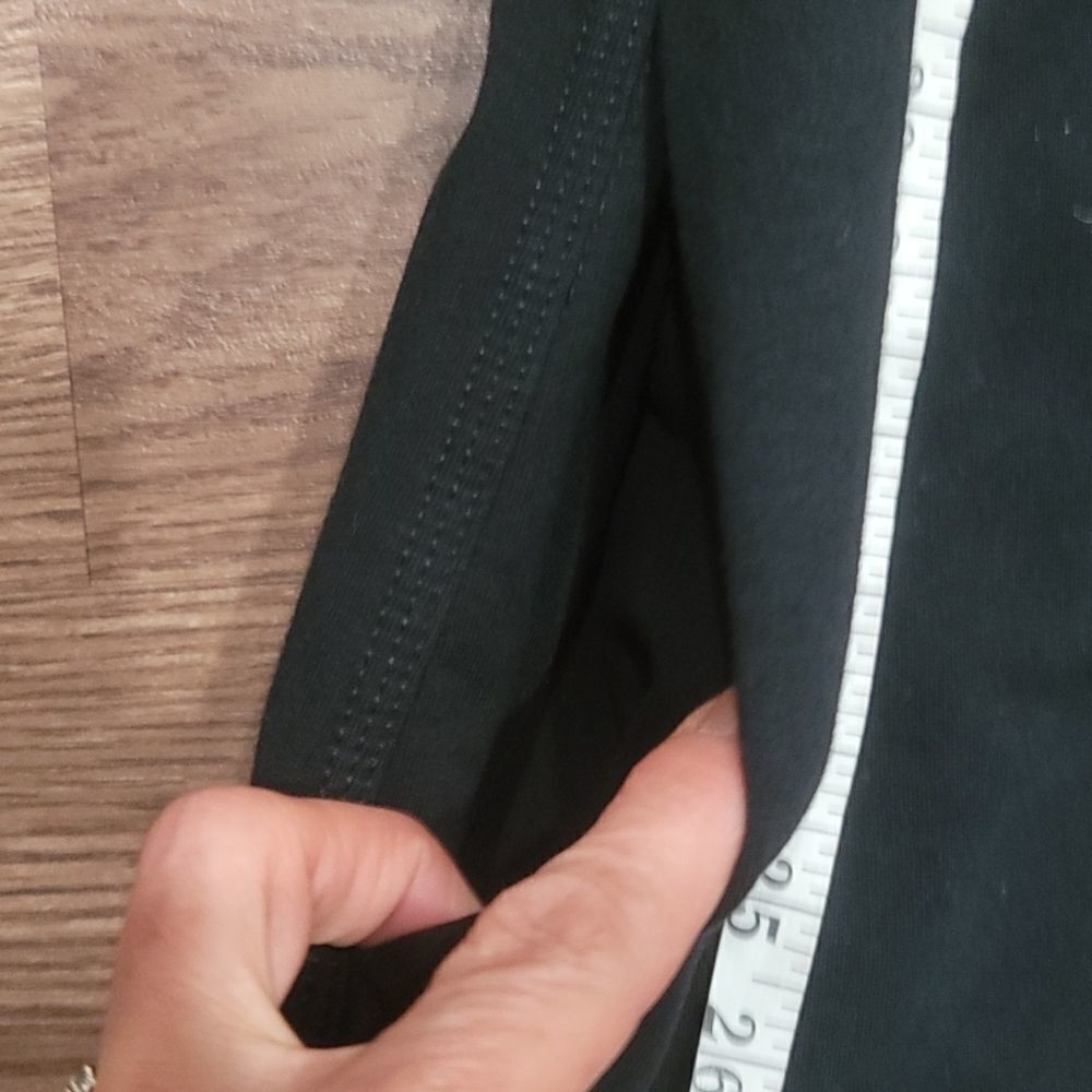 -‎ Lululemon flap jacket size 6. - Picture 8 of 12